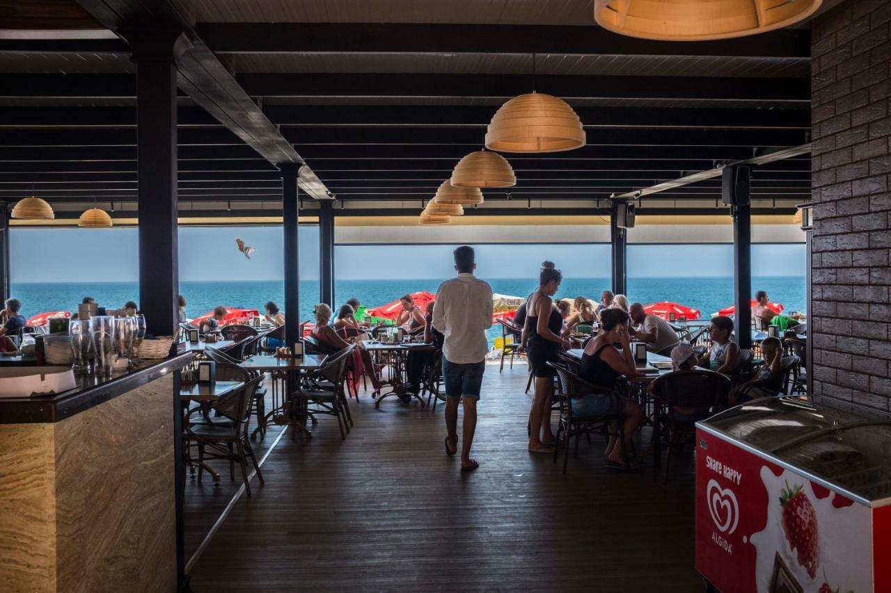 Hotel Neptun Kvariati Eksteriør billede